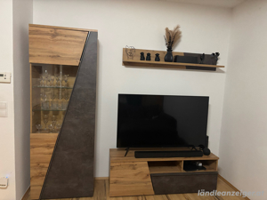 Wohnzimmer und Gang möbel + Gardarobe und tv Kommode