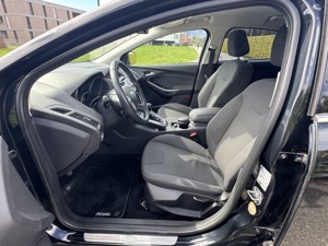 Ford Focus 1.6  Bild 8