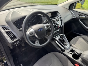 Ford Focus 1.6  Bild 10