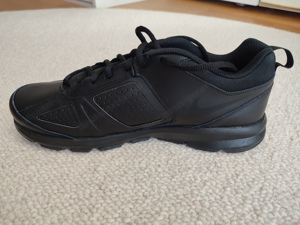 Ungetragene Nike Sportschuhe T-LITE XI Größe 44 (entspricht 43) Herren Bild 4