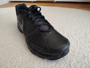 Ungetragene Nike Sportschuhe T-LITE XI Größe 44 (entspricht 43) Herren Bild 3