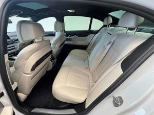 BMW 730 Bild 13