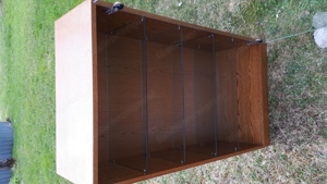 Schrank mit Glasböden Bild 2