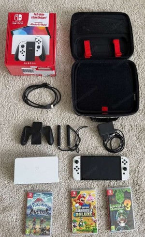 Nintendo Switch OLED mit Zubehör und Tasche    Mit 3 Spiele