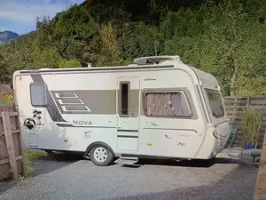 Wohnwagen Hymer Eriba Nova Luxus Line 465 Bild 2