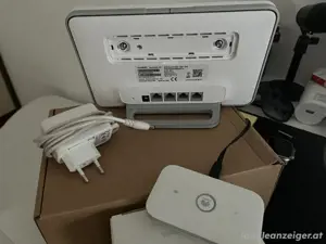 2x Huawei WLAN Router Offen Bild 3