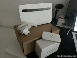 2x Huawei WLAN Router Offen Bild 2