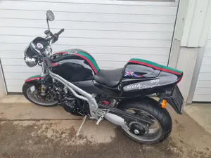 Triumph Speed Triple 955i Bild 2