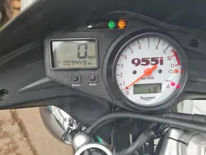 Triumph Speed Triple 955i Bild 6