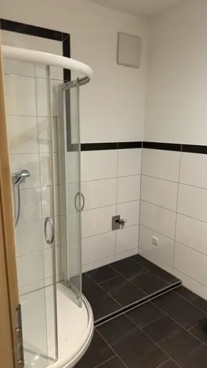 Liebe r Wohnungssuche, suche dringend für die Wohnung ein Nachmieter in Dornbirn Rohrbach Bild 9