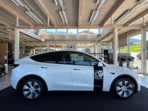 Tesla Model Y Bild 2