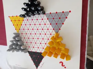 Halma Brettspiel aus Holz und Keramik Bild 2