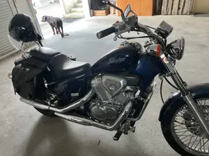 Honda Shadow Motorrad Bild 7