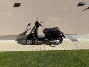 Vespa GTS 125 Super Schwarz Bild 2