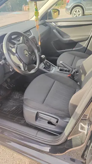 Skoda Octavia kombi Bild 2