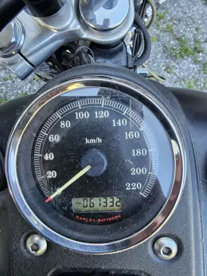 Harley Davidson Dyna Street Bob Bild 4