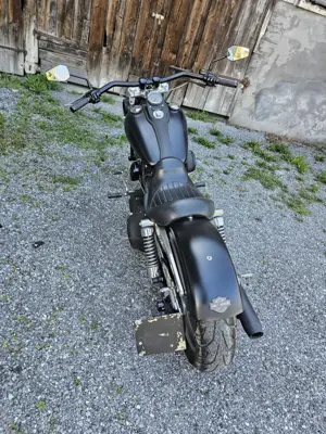 Harley Davidson Dyna Street Bob Bild 6