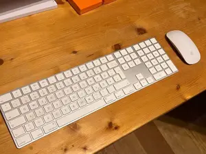 Neuwertiger 27" iMac 5K Retina (late 2020) inkl. Magic Keyboard + Magic Mouse 2 Bild 4