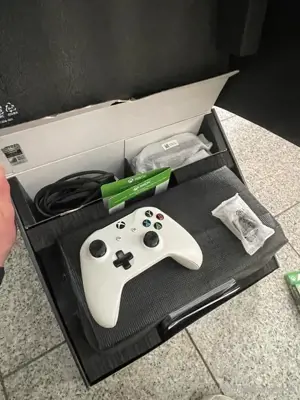 Microsoft Xbox Series X 1TB Spielekonsole - Schwarz Bild 2