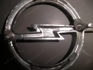 Opel Emblem Bild 3