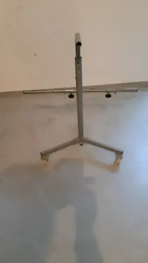 Reifenhalterung Autoreifen Bild 2