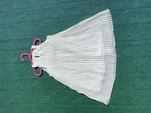 Kleid weiß mit Falten und Masche - Größe 134 (92-140) Mädchen Bild 5