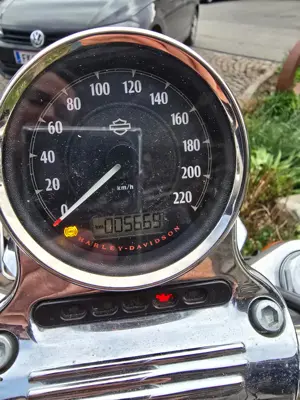 HARLEY Davidson XL 1200 T Super Low Bild 4