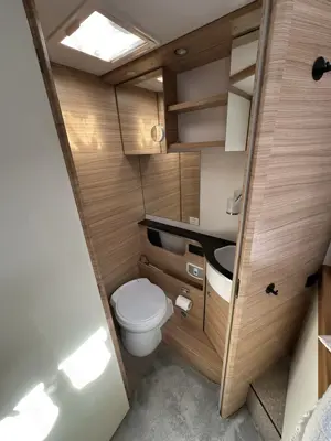 Dethleffs Globebus 007 Wohnmobil Bild 8