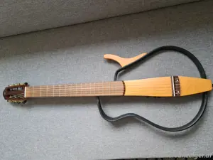 Yamaha SLG100N  Bild 2