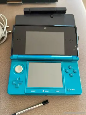 Nintendo 3DS a Konsole mit Originalverpackung, Tasche, Kabel Bild 2