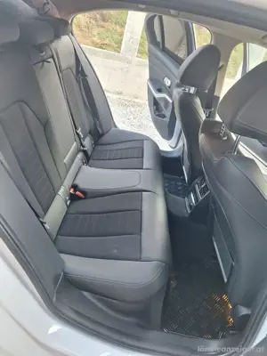 BMW 3er-Reihe 330d Bild 7
