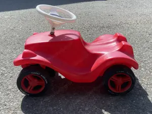 Rotes Bobby Car Bild 2