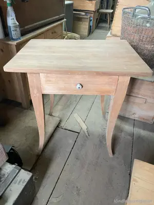 Kleiner Tisch Landhausstil mit Schublade 