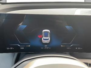 BMW iX xDrive40 Sportpaket // Anhängerkupplung // Head-Up // HK HiFi Bild 9