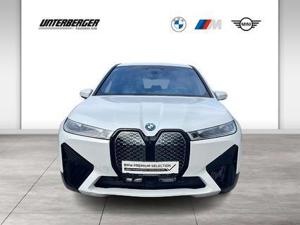 BMW iX xDrive40 Sportpaket // Anhängerkupplung // Head-Up // HK HiFi Bild 2