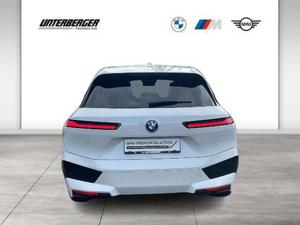 BMW iX xDrive40 Sportpaket // Anhängerkupplung // Head-Up // HK HiFi Bild 5