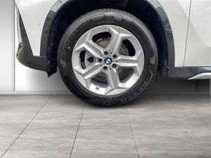 BMW X1 sDrive18d xLine // Head-Up // Panorama Glasdach // Rückfahrkamera // Bild 4