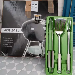 Kugelgrill und Grillbesteck Bild 2