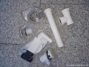 Sanitärteile im Paket  Bild 5
