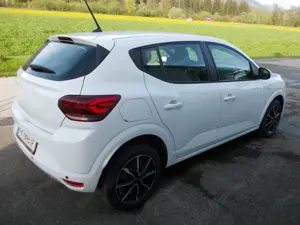 Dacia Sandero Expression, Bj. 4 23 wie neu Bild 4