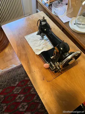 Antike Nähmaschine von Rast & Gasser   schönes Vintage-Möbelstück Bild 6