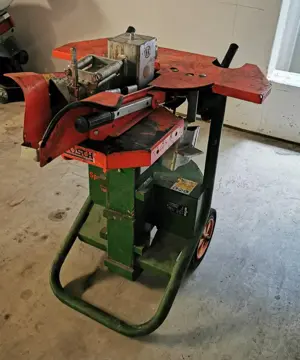 Holzspalter   Spaltmaschiene Poscch Bild 2
