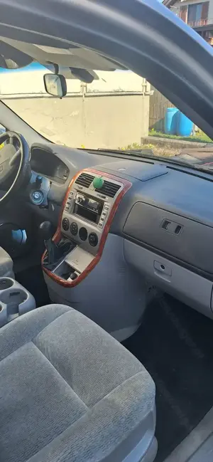 Zu verkaufen Kia Carnival Bild 6