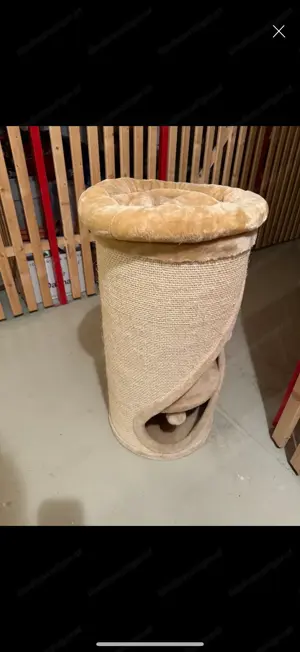 gemütliche Katzen Kratztonne 