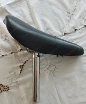 Fahrradsattel von SelieRoyal mit Stütze Bild 2