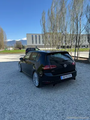 Volkswagen Golf 7 GTI 2.0 DSG Leder DCC Bild 9