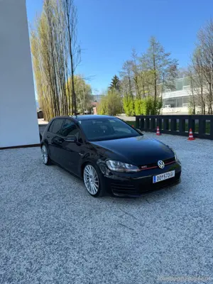 Volkswagen Golf 7 GTI 2.0 DSG Leder DCC Bild 8