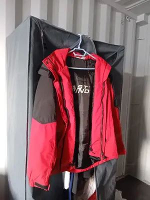 Jacke, T-Shirt, Designer Kleid Bild 2