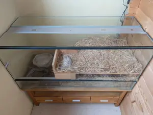 Terrarium mit Unterschrank Bild 2