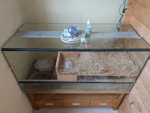 Terrarium mit Unterschrank Bild 3